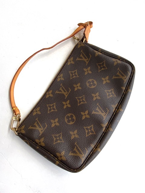 LOUIS VUITTON ルイヴィトン ポシェットアクセソワール モノグラム