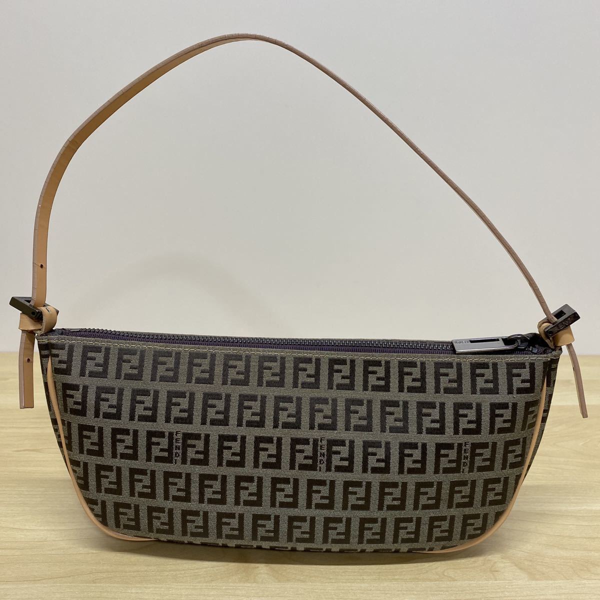 FENDI フェンディ ズッキーノ柄 ショルダーバッグ ハンドバッグ 肩掛け