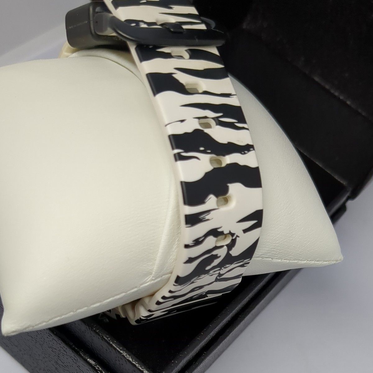 カシオG-SHOCK GW-5610 BW ホワイトタイガー ゼブラ｜Yahoo!フリマ（旧