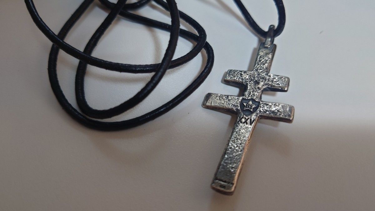 B'z ダブルクロスペンダント｜Yahoo!フリマ（旧PayPayフリマ）