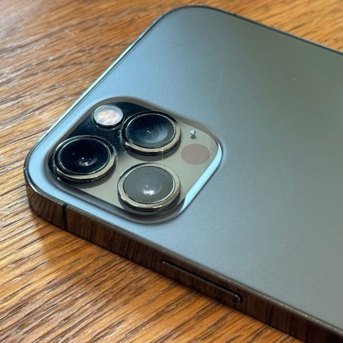 美品・公式サイト】iPhone12 Pro 512GB SIMフリー シャッター音無し