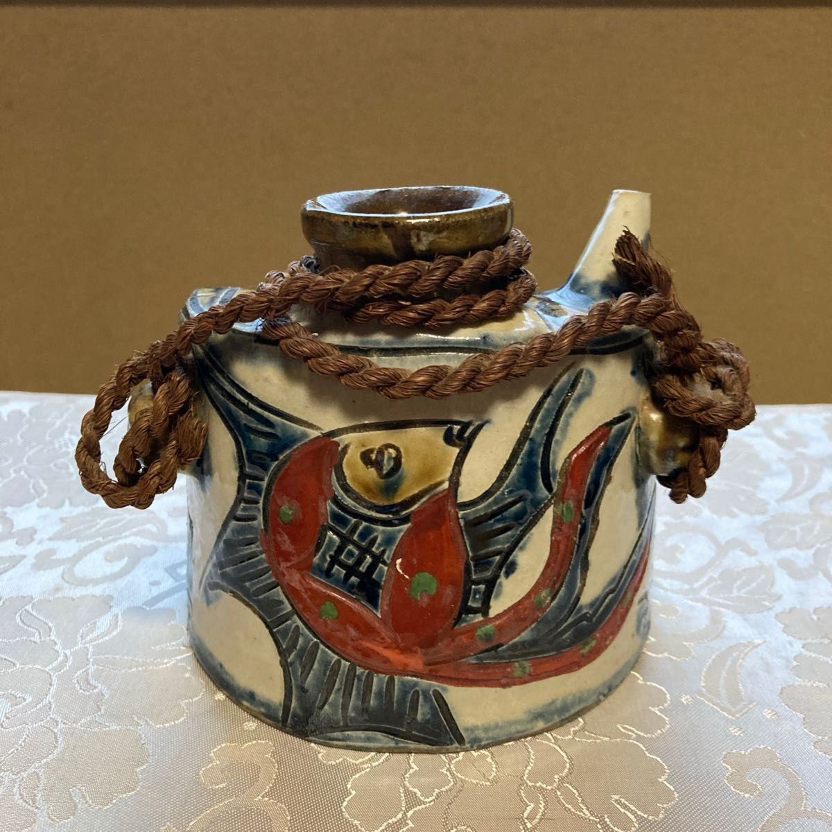 未使用】沖縄やちむん 壺屋焼 抱瓶（だちびん） 菊印新垣製陶所 魚紋