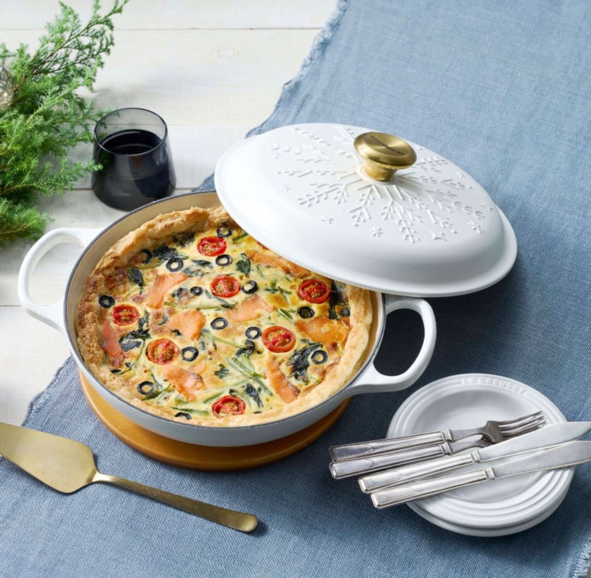 ルクルーゼ キャセロール 26cm ノエル スノーフレーク ホワイト