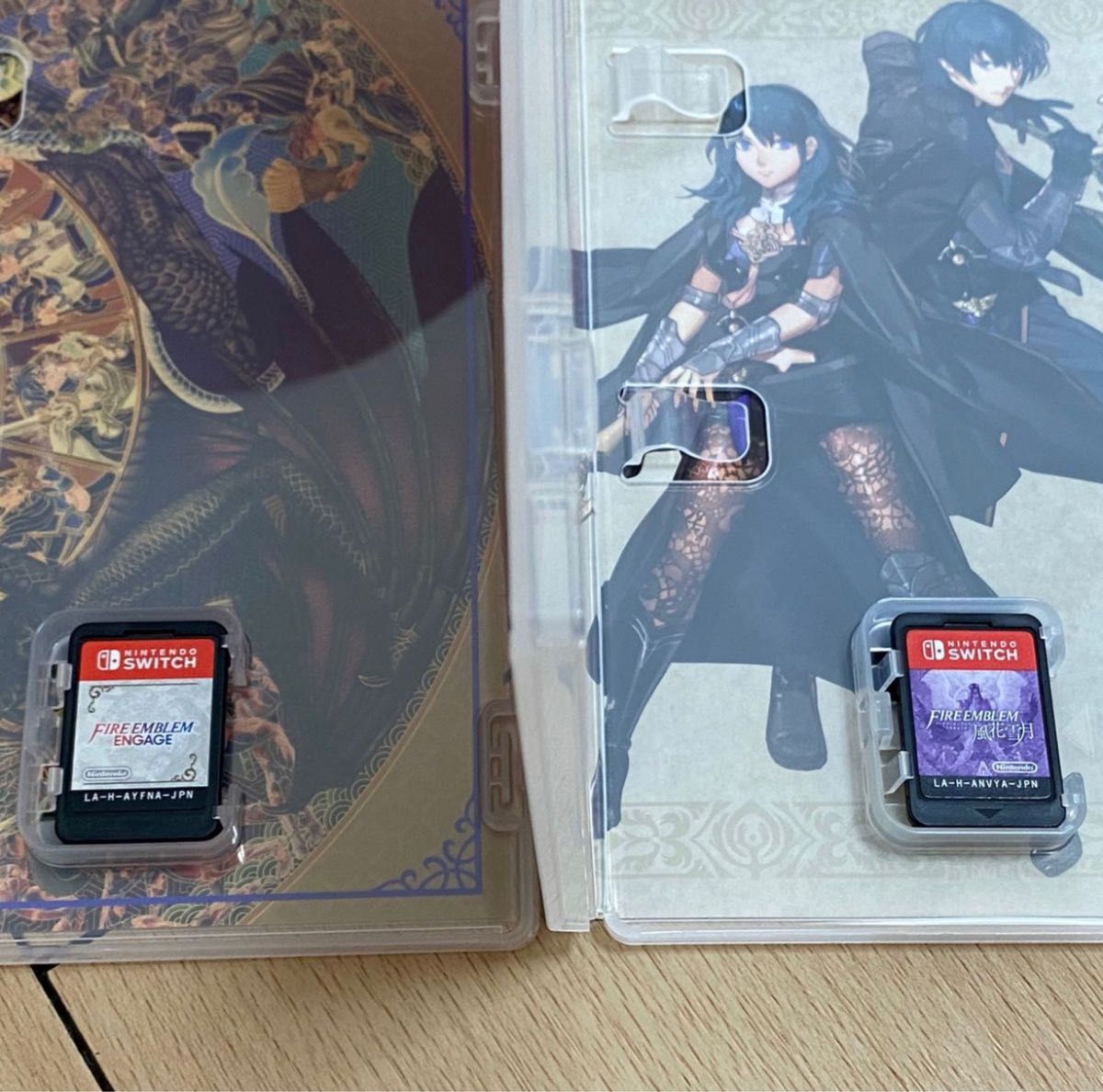 Switch lite、ソフト2本（Stray、ファイアーエムブレム風花雪月