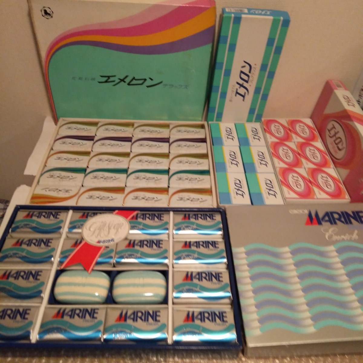 Yahoo!オークション - 昭和レトロ ライオン エメロン&マリンブルー 固