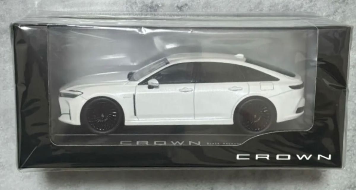 トヨタ クラウン セダン カラーサンプル プレシャスホワイトパール