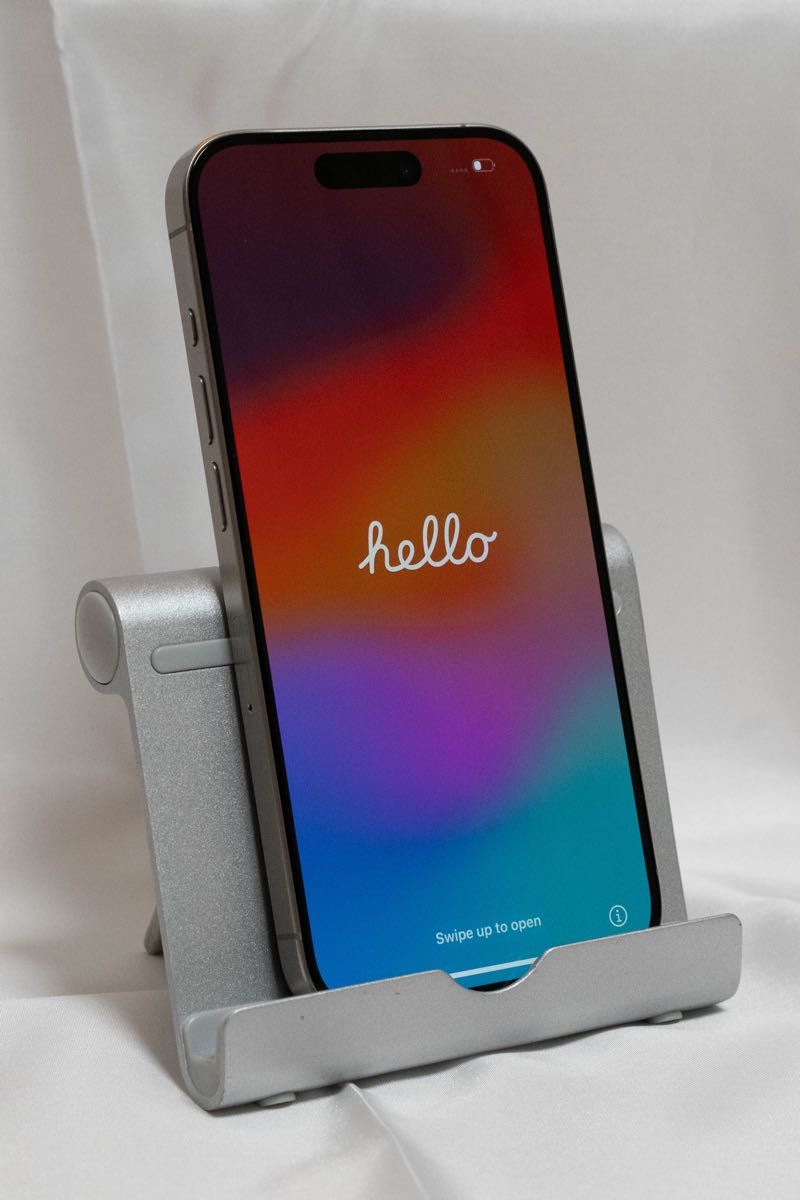 新品同様 iPhone 15 Pro ナチュラルチタニウム 256GB SIMフリー