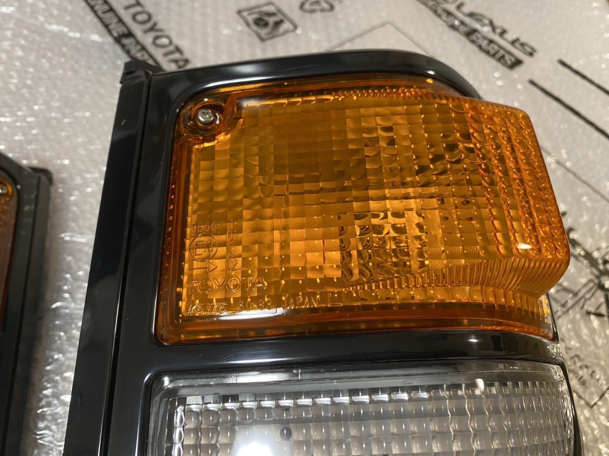 トヨタ純正 ランクル70 ウインカー コーナーランプ レンズ 左右セット