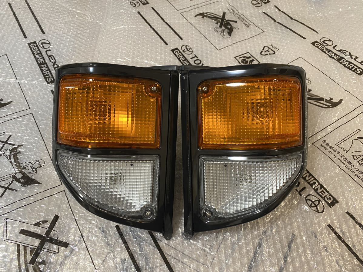 トヨタ純正 ランクル70 ウインカー コーナーランプ レンズ 左右セット