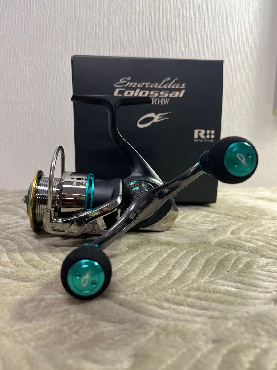 未使用【ダイワ/Daiwa】エメラルダス コロッサル 2508RH-W ダブル