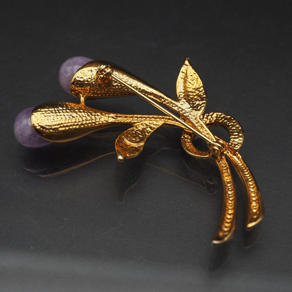 N576 ヴァンドームブティック VB刻印 ブローチ アメジスト デザイン