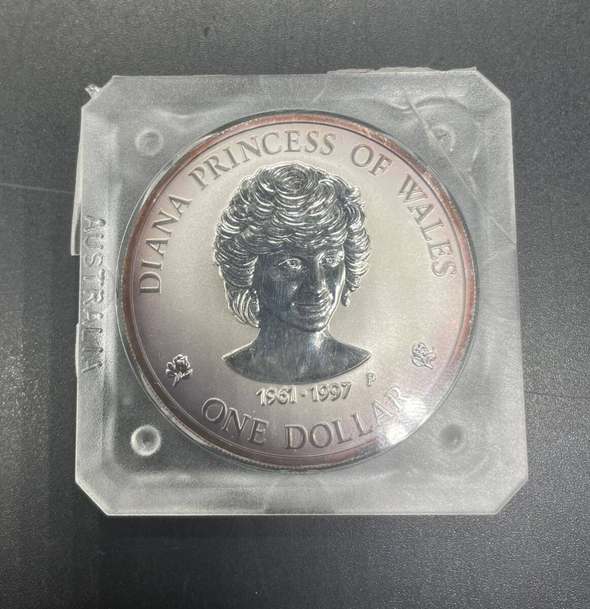 Yahoo!オークション - クック諸島 ダイアナ妃 1ドル銀貨 1997年 1オン