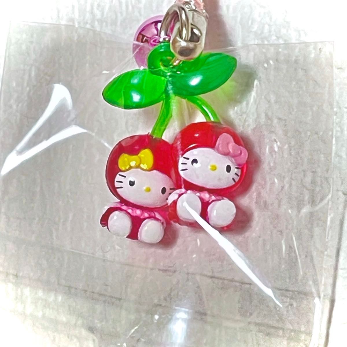 ご当地キティ山形限定 さくらんぼバージョン レア 根付け ハローキティ