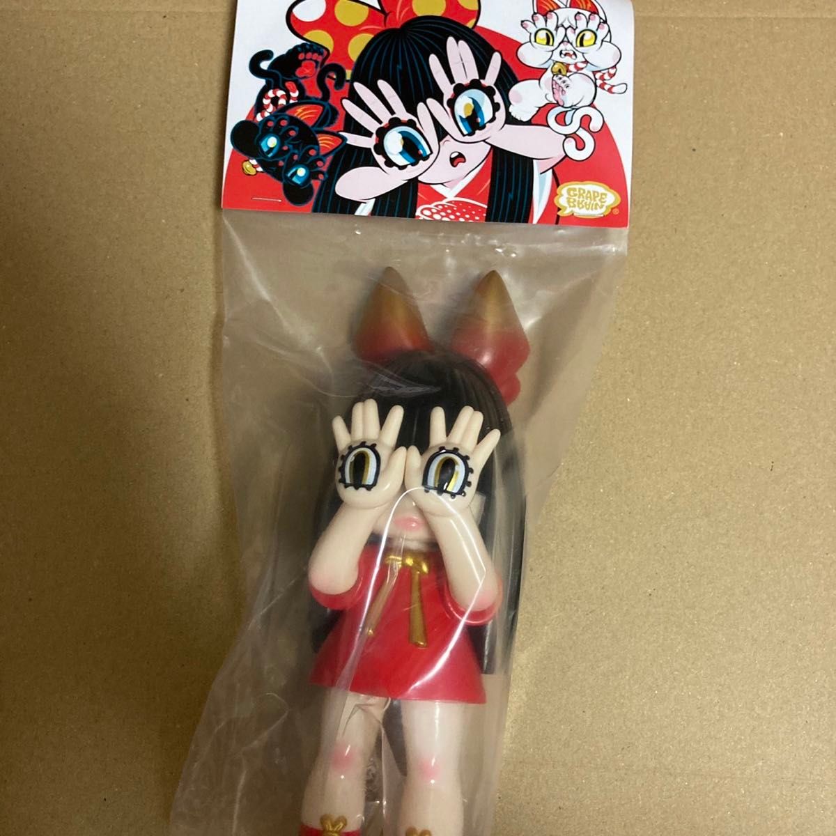 grape brain xrage コラボ ソフビ にぎるちゃん 手の目少女 新品