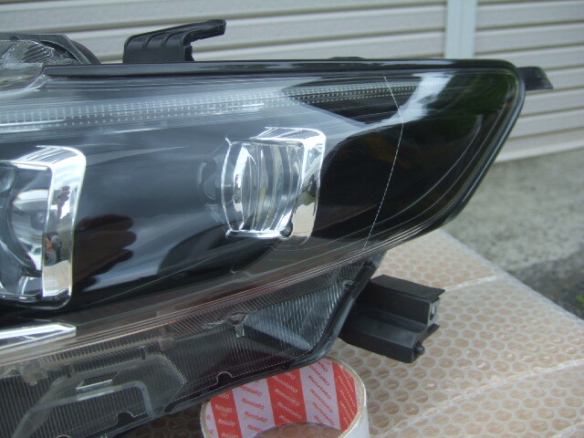 送料無料 トヨタ ハリアー 前期 ヘッドライト 左 81070-48890 81150