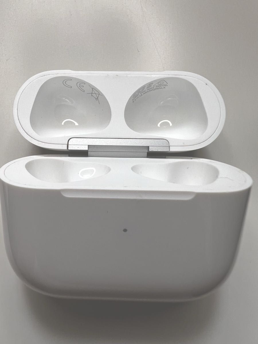 AirPods 第3世代 MME73J/A MPNY3J/A 充電ケースと右耳と左耳のみ