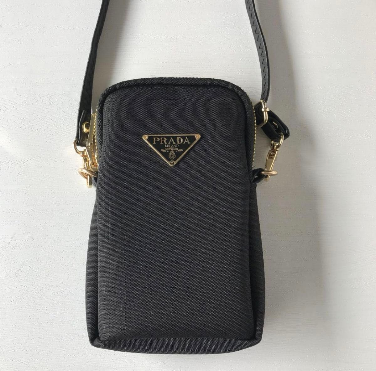 PRADA ノベルティ スマホショルダーバッグ プラダ ショルダーバッグ