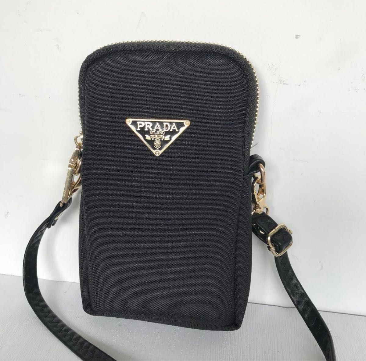 PRADA ノベルティ スマホショルダーバッグ プラダ ショルダーバッグ