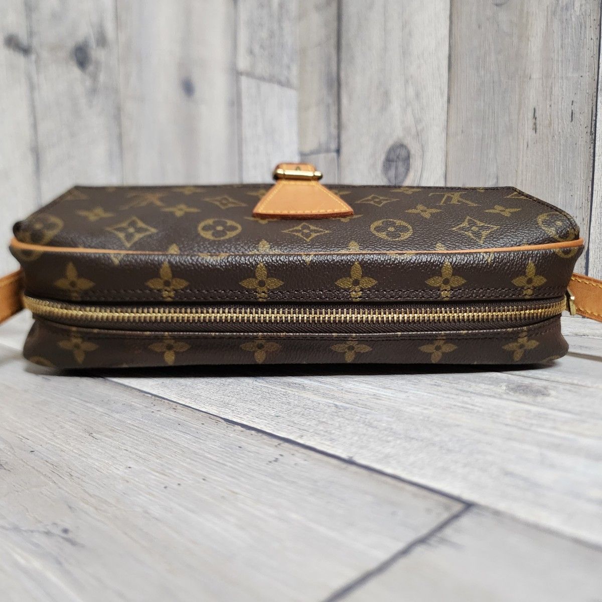 ルイヴィトン モノグラム ショルダーバッグ 斜め掛け LOUIS VUITTON