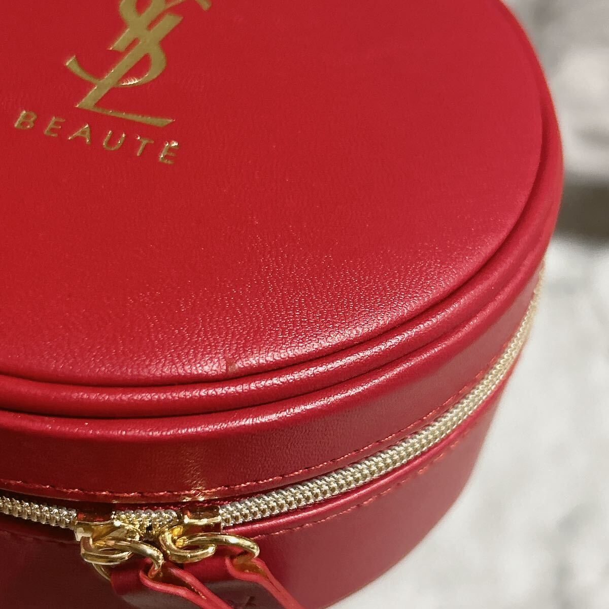 未使用本物 イヴサンローラン バニティ ポーチ ミラー付 ノベルティ