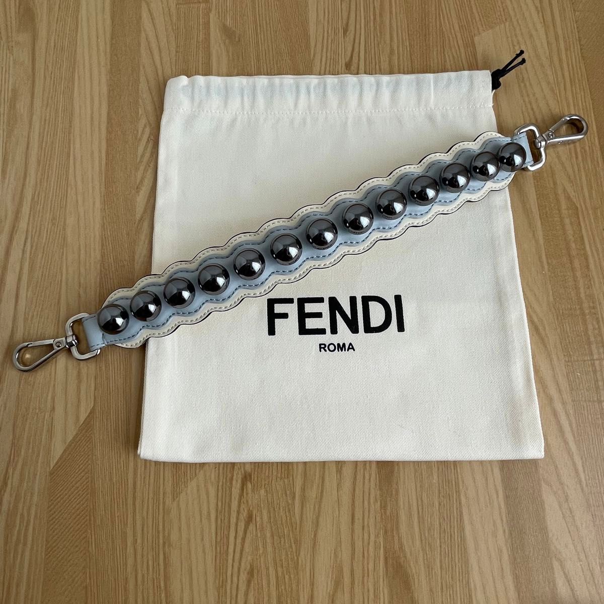 新品未使用 FENDI フェンディ ストラップユー バイザウェイ用