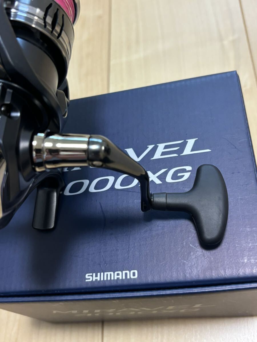 美品】シマノ 22ミラベル 4000XG PE0 8号 ゴメクサスリールスタンド