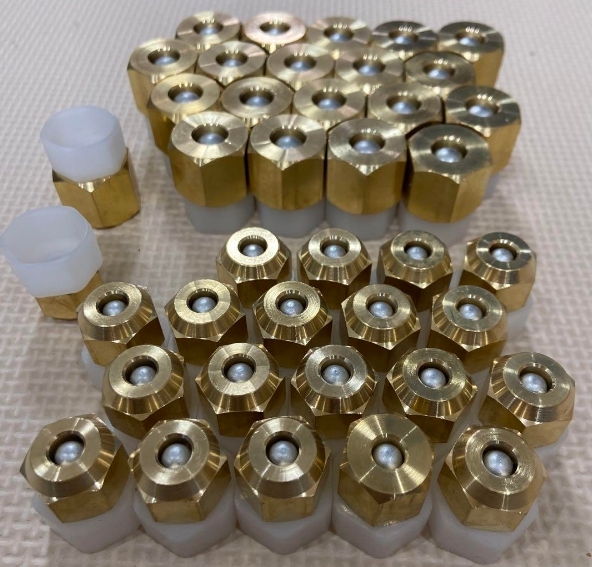 三菱 新品外し エアコン用真鍮フレアナット 2分3分キャップ付き20