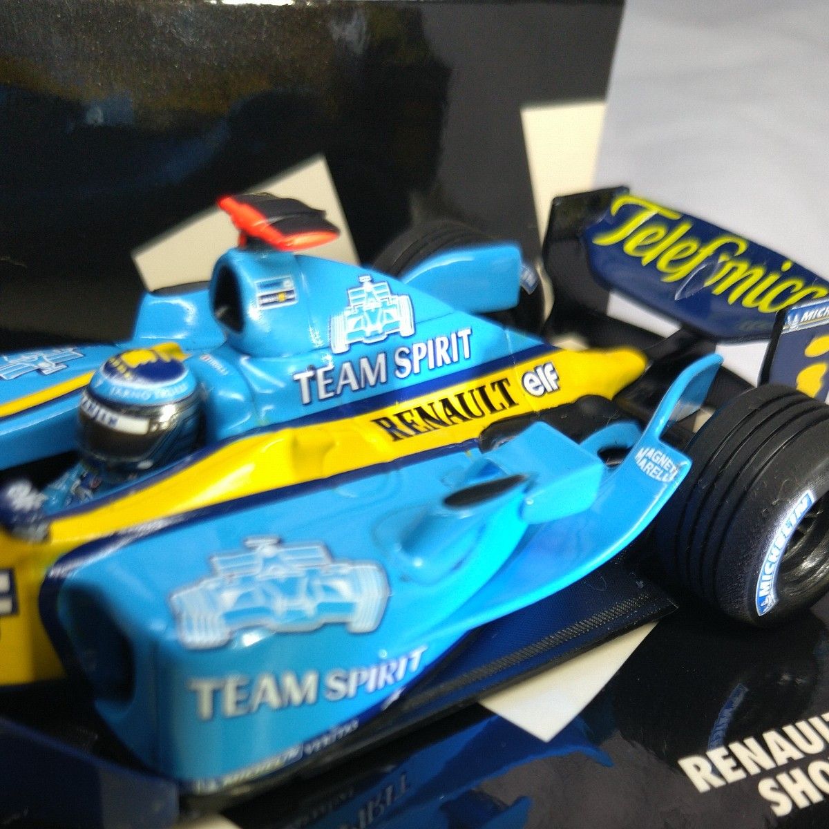 ミニカー 1/43 ミニチャンプス RENAULT F1 TEAM SHOWCAR 2004 J TRULLI