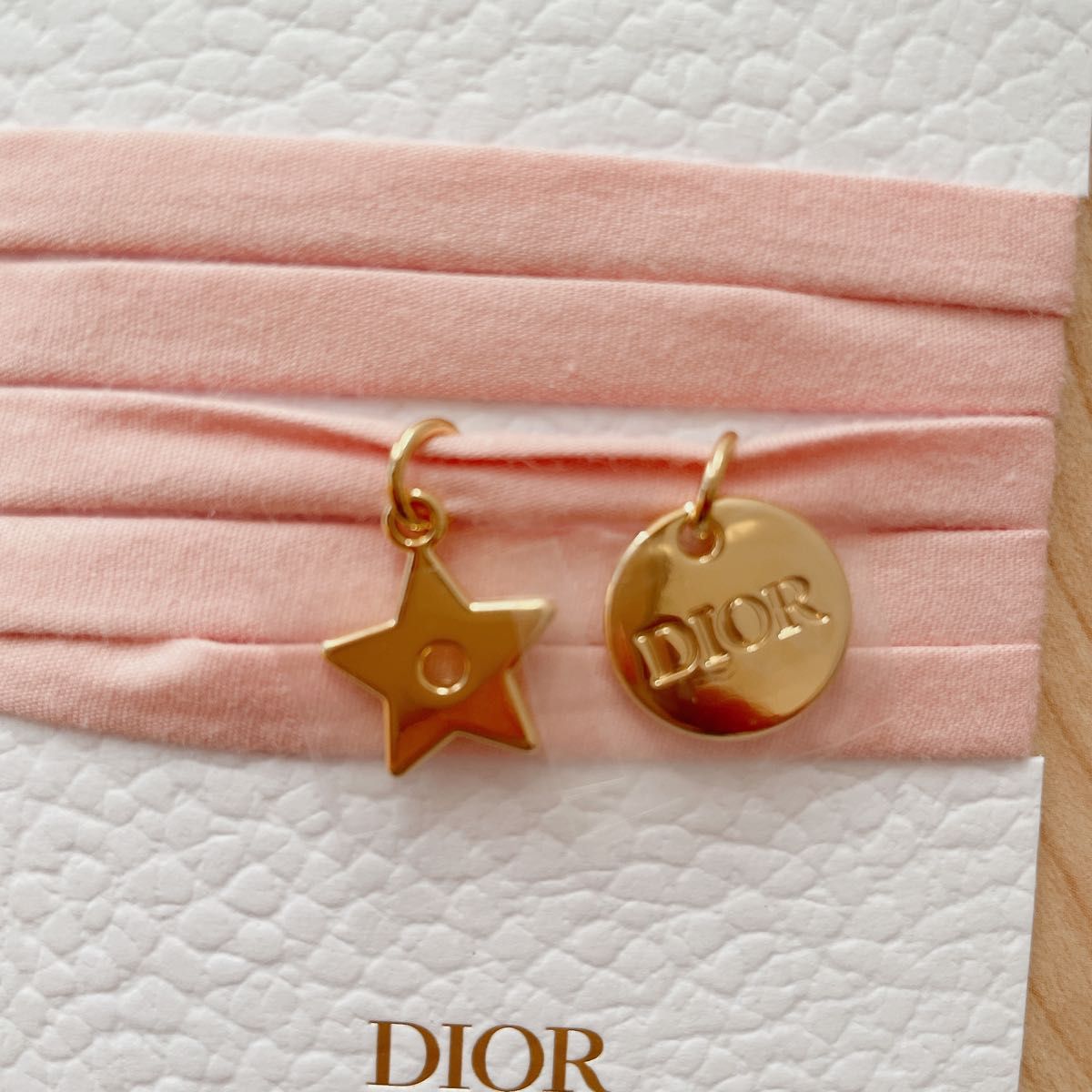 Dior 非売品ノベルティ クリスチャンディオールチャームブレスレット
