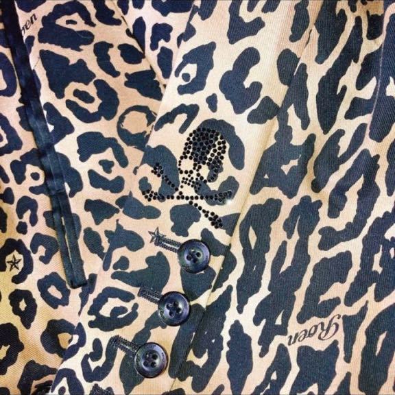 ロエン スワロフスキー スカル スター レオパード テーラード