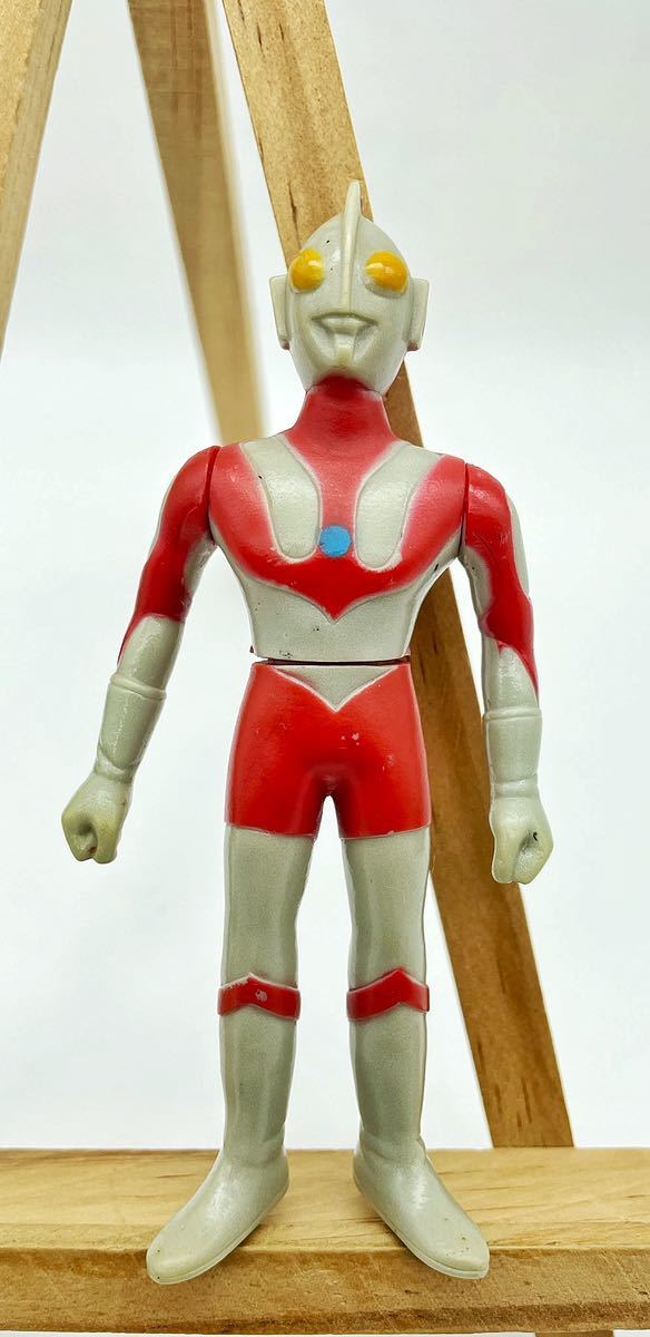 Yahoo!オークション - ポピー ウルトラマン ミニソフビ 人形 約10セン