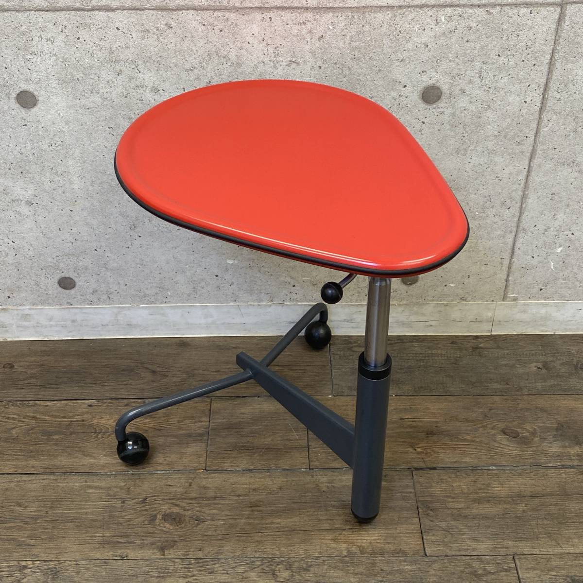 Yahoo!オークション - 希少 cassina ixc. KICK サイドテーブル 喜多俊