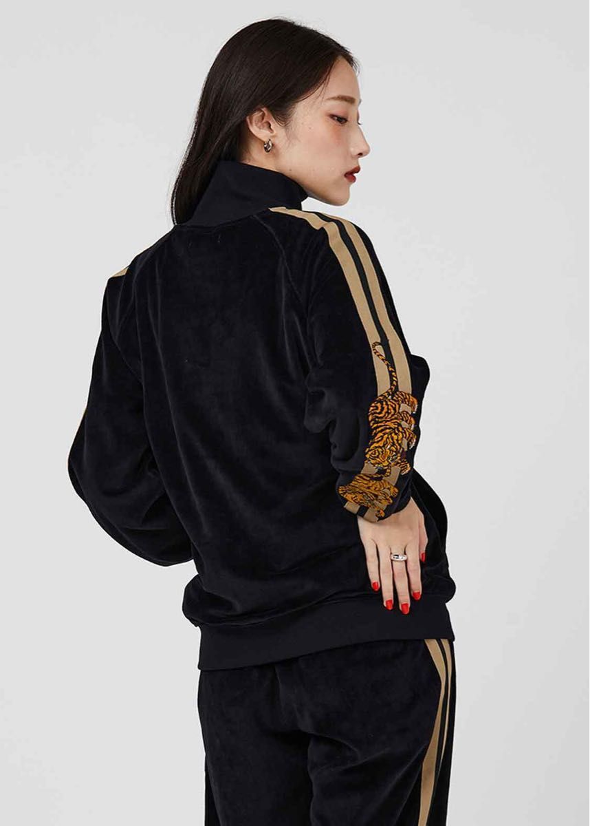 graniph 石黒亜矢子 バターの虎 ベロアトラックジャケット｜Yahoo