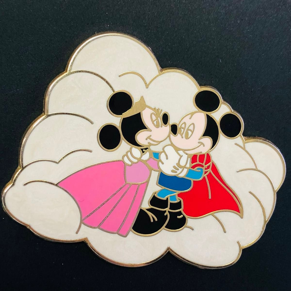 ディズニー ミッキー ミニー 眠れる森の美女 ピンバッジ｜Yahoo!フリマ