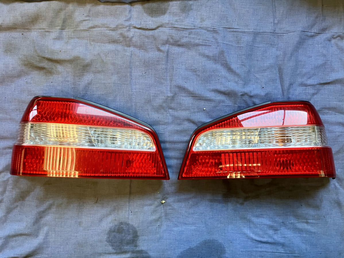 Yahoo!オークション - C35 ローレル 後期 テールライト 左右セット