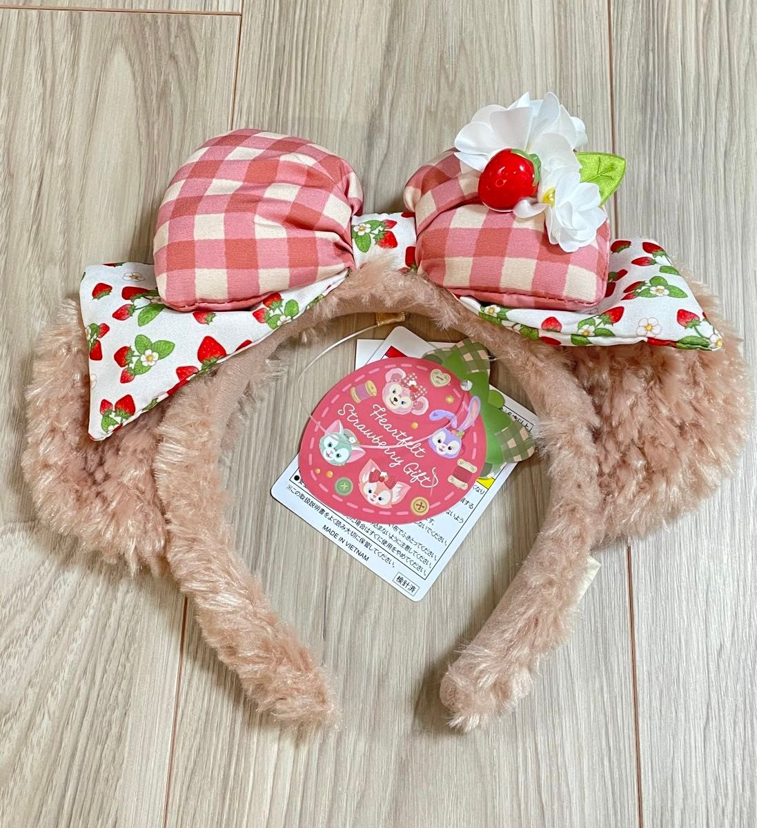 新品・未使用】ダッフィー&フレンズハートフェルトストロベリーギフト