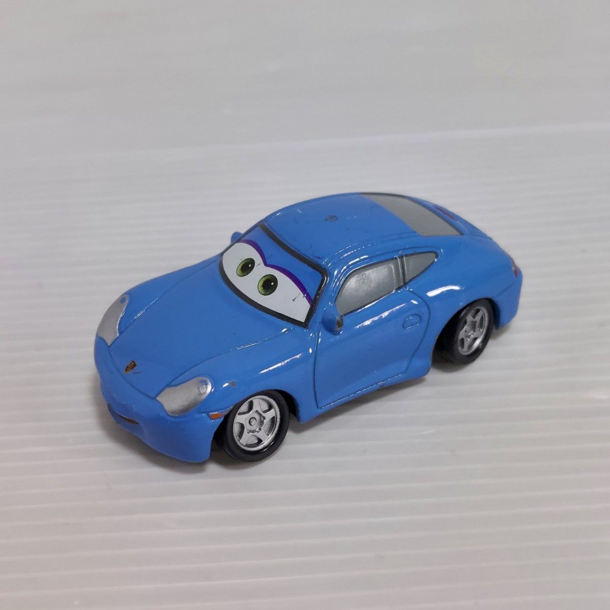 カーズ トミカ サリー スタンダードタイプ｜Yahoo!フリマ（旧PayPay