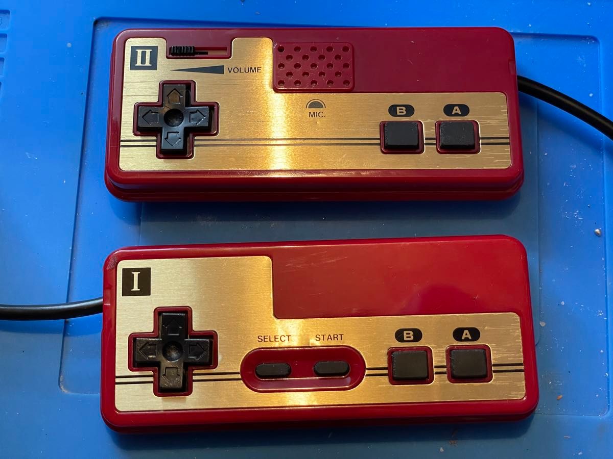 希少】箱付き四角ボタン初期型ファミコン(分解清掃済・動作未確認