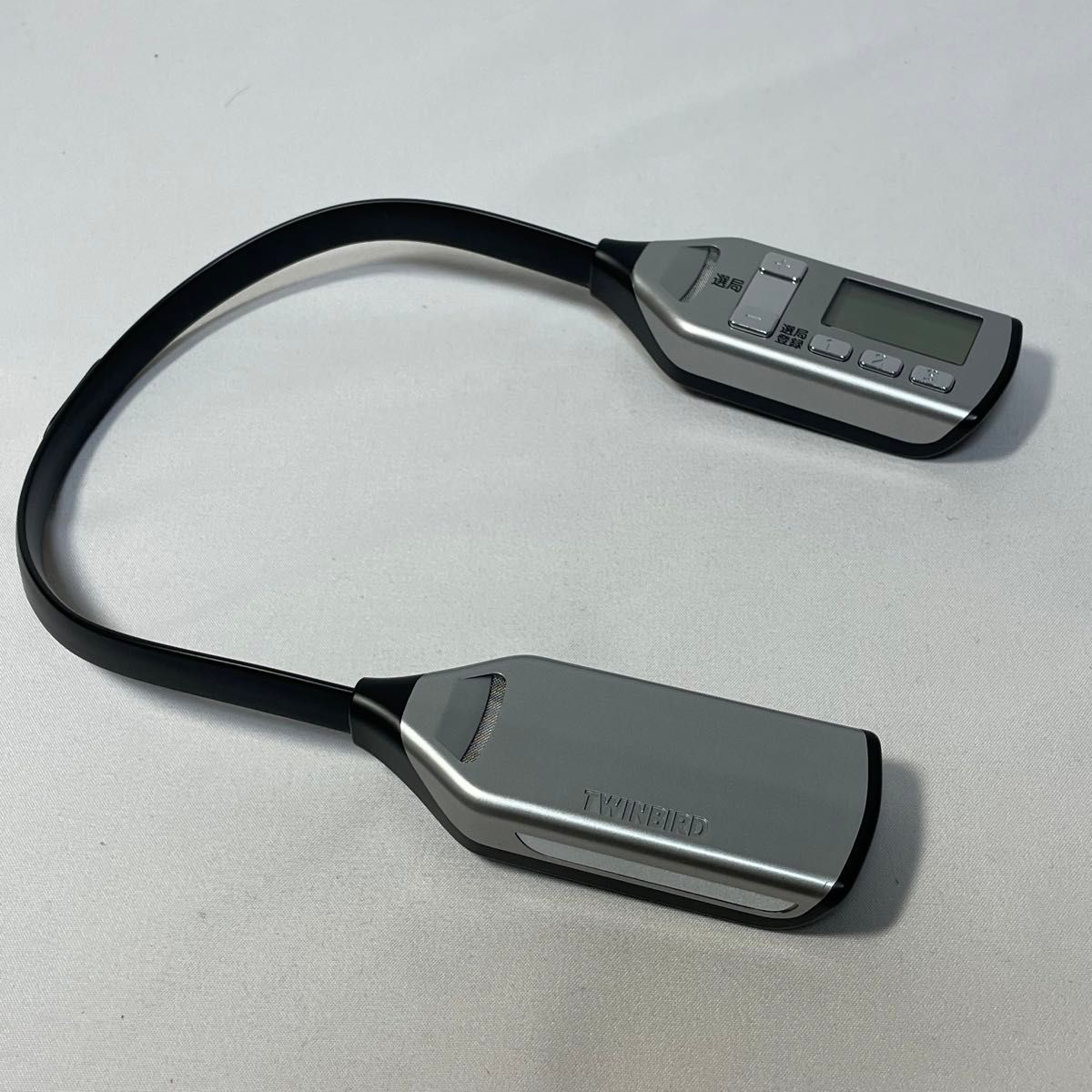 着るラジオ ツインバード AV-J335 小型携帯FMラジオ TWINBIRD シルバー