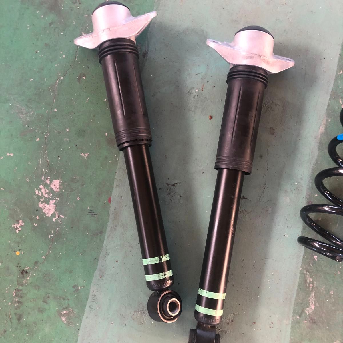 プリウス PHV ZVW52 純正 サスペンション セット ショックアブソーバー