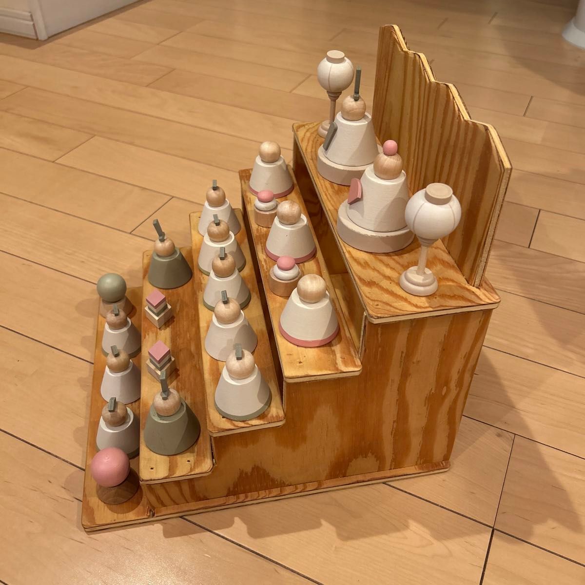 スリコ 木製5段ひな人形 雛壇リメイク｜Yahoo!フリマ（旧PayPayフリマ）