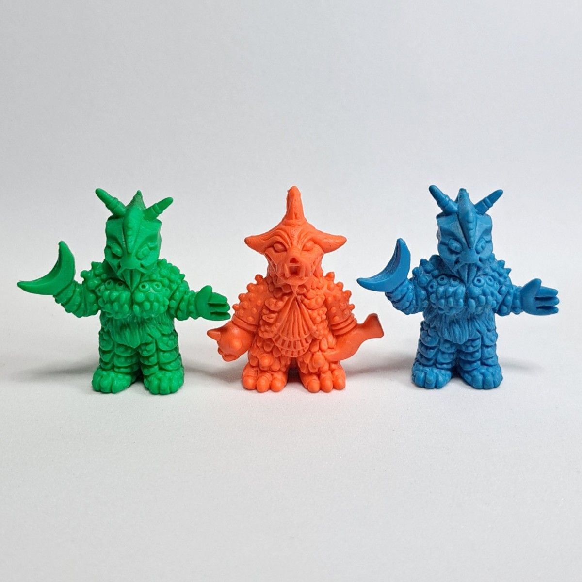 ウルトラマン怪獣消しゴム バラバ 巨大ヤプール青&緑 検）アンティッQ