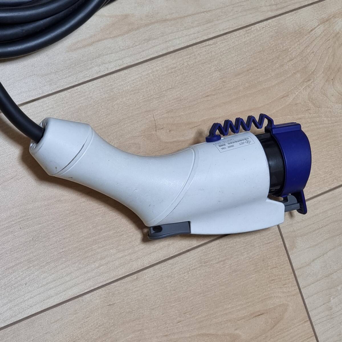 日産リーフ サクラ アリア 充電ケーブル 29690 3NK5E AZE0 ZE1 E-NV200