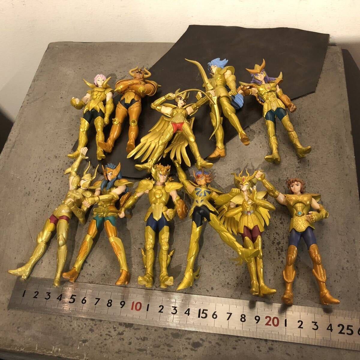 聖闘士星矢 セイントセイヤ ゴールドセイント組立式フィギュア 11個