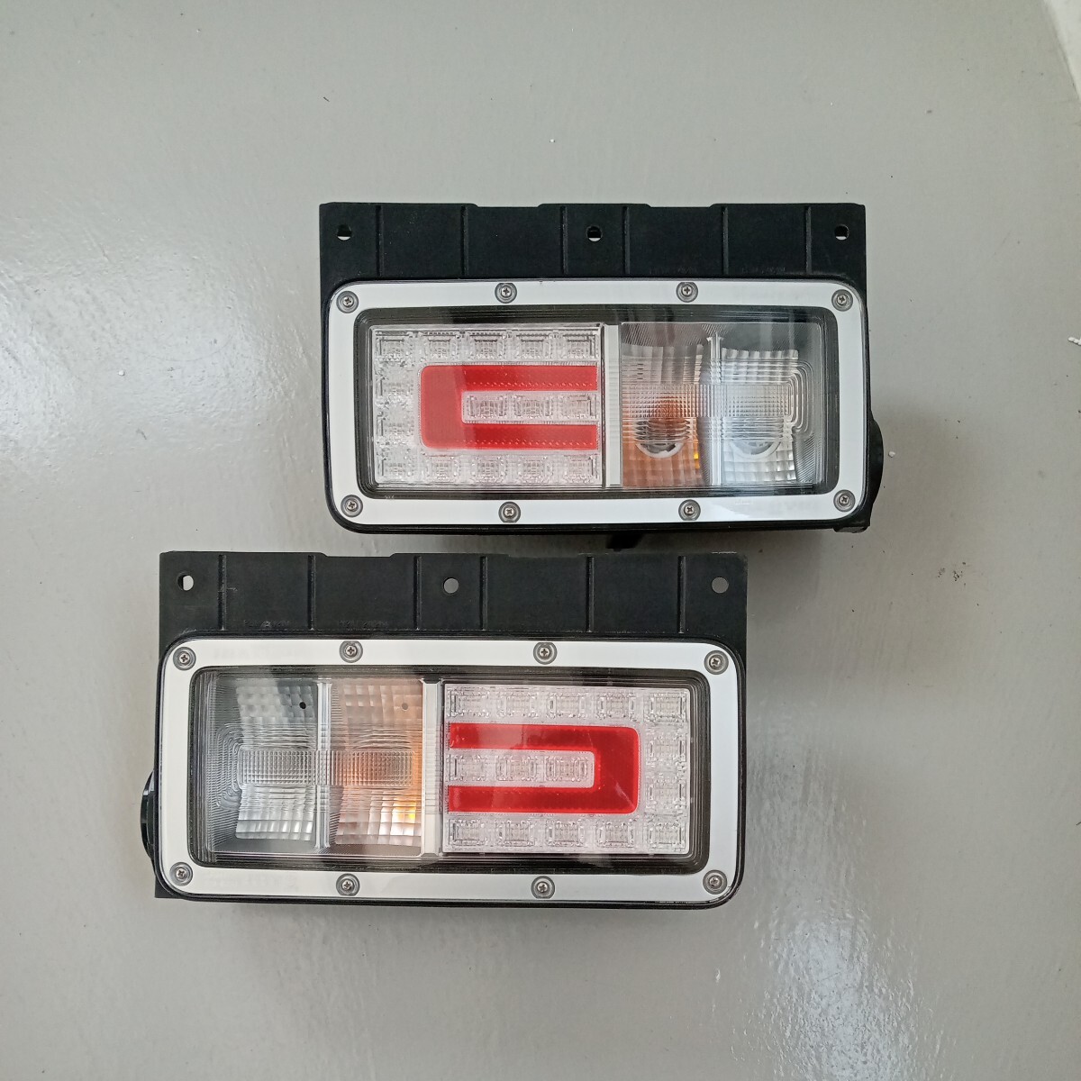 テールランプ 日野プロフィア純正 新品 LED&白熱タイプ 日野プロフィア