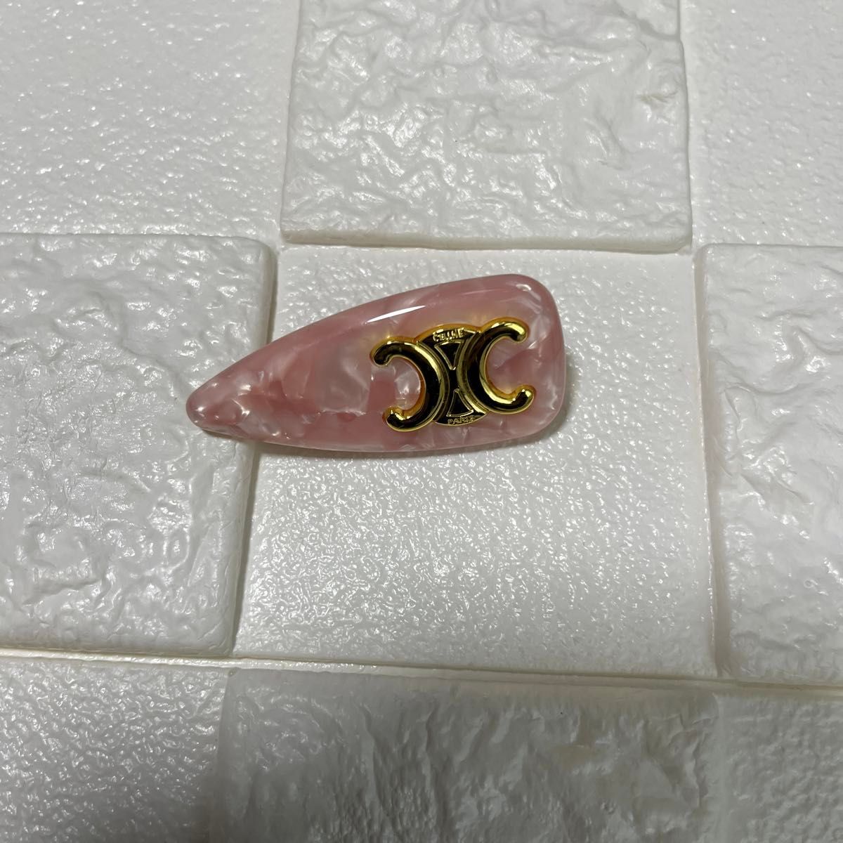 新品 ヘアピン ピンク ゴールドエンブレム セリーヌノベルティ｜Yahoo