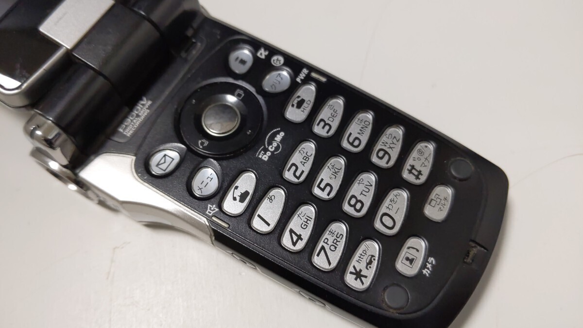 NTTドコモ FOMA P900iV ガラケー 携帯電話 FF ファイルファンタジー