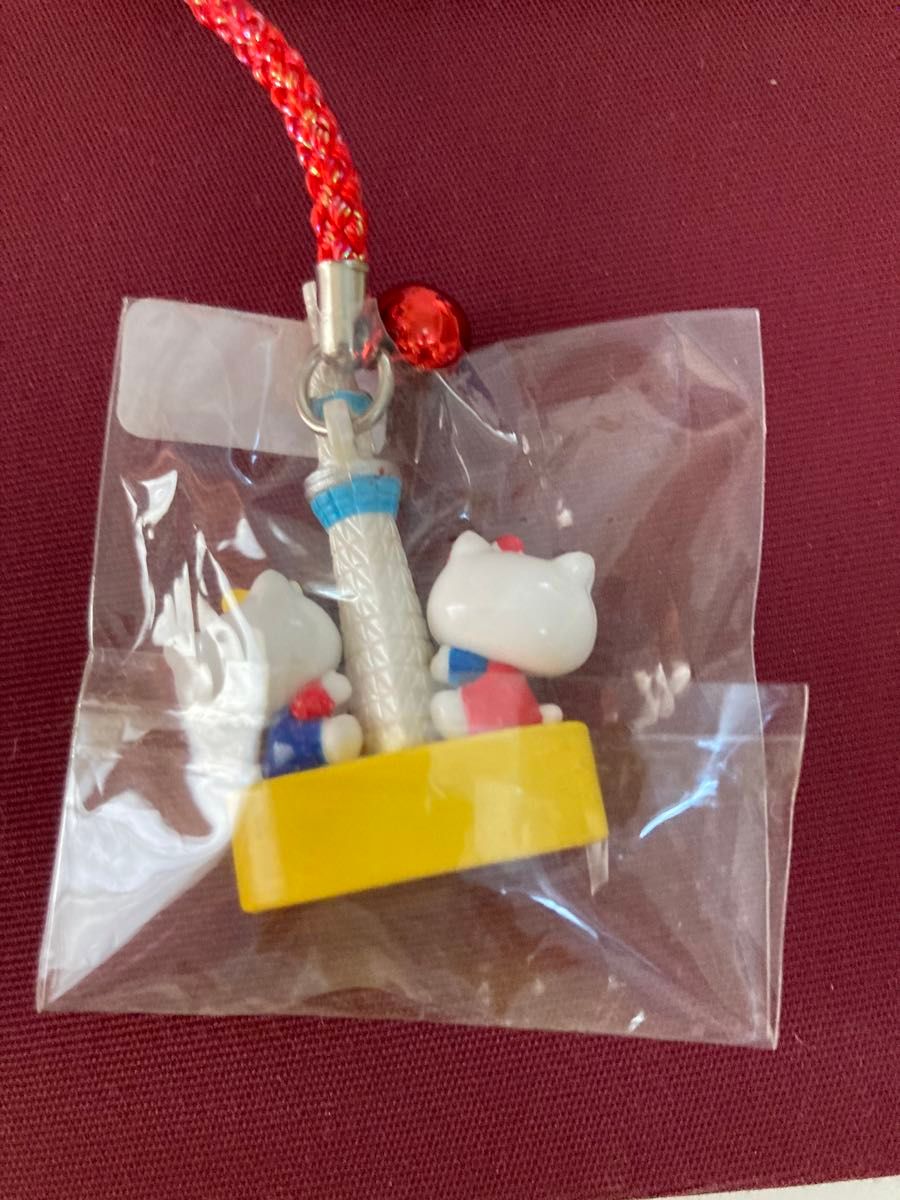 新品未使用 東京スカイツリー限定ハローキティー ストラップ 根付