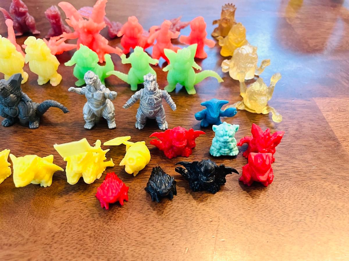 ゴジラ 怪獣 フィギュア ゴム人形 消しゴム 57体 レトロ カプセル