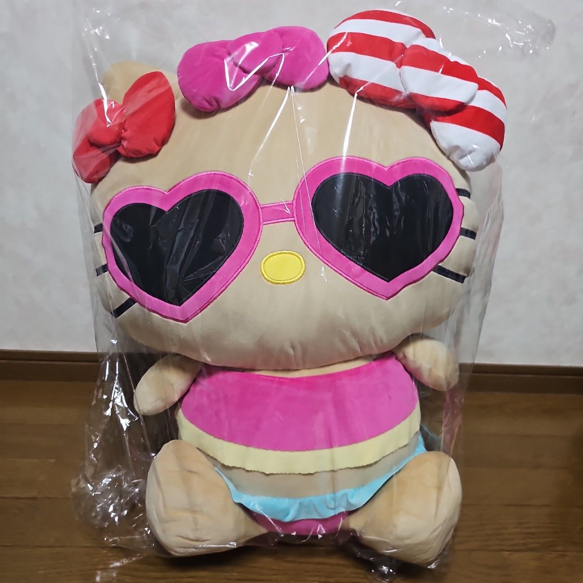 アベイル 日焼けキティ ハローキティ ビッグクッション ぬいぐるみ